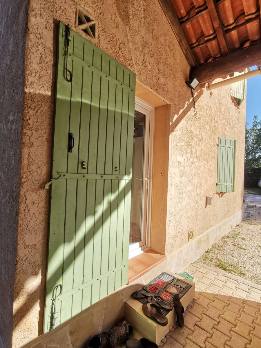 Remplacement de volets en bois par des volets en aluminium isolé à Fuveau