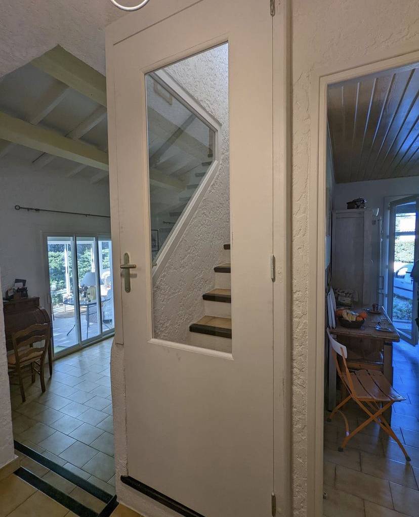 Fabrication et installation sur-mesure d'un fixe