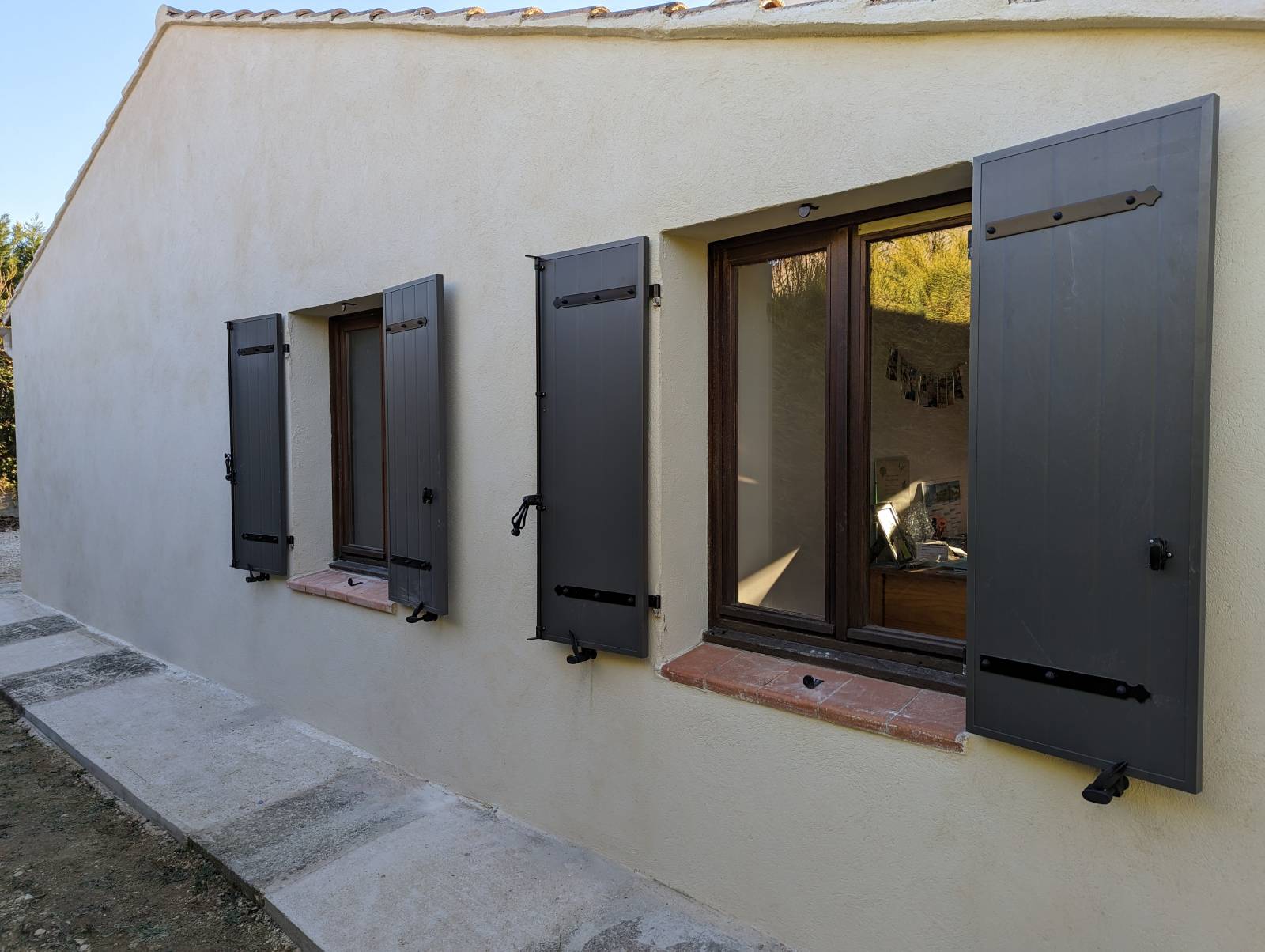 Remplacement de volets battants en aluminium à Gréasque dans les Bouches-du-Rhônes